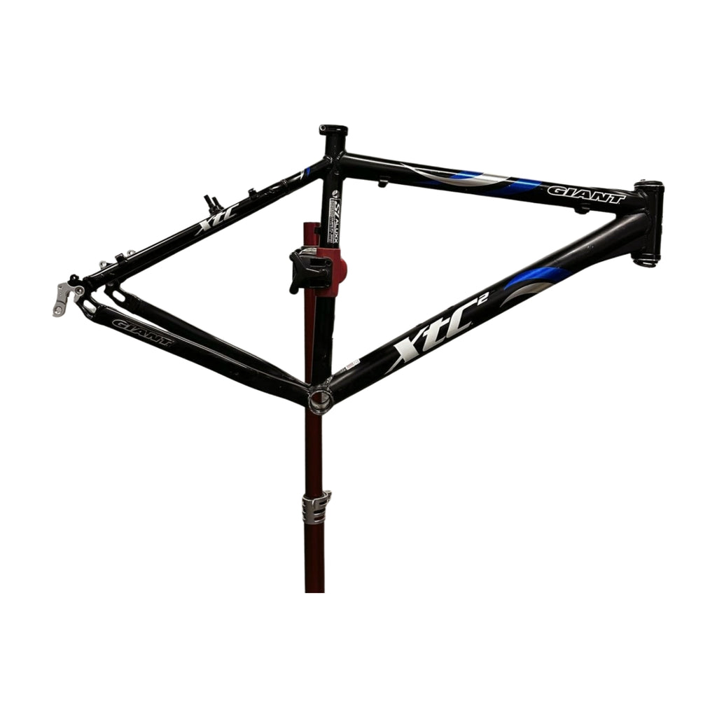 Giant XTC 2 Frame — 26" / 19" Frame / Black, White & Blue