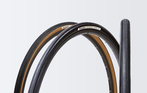 Panaracer Gravelking Slick Folding Tyre — 700 x 26c (26-622) / Black Wall