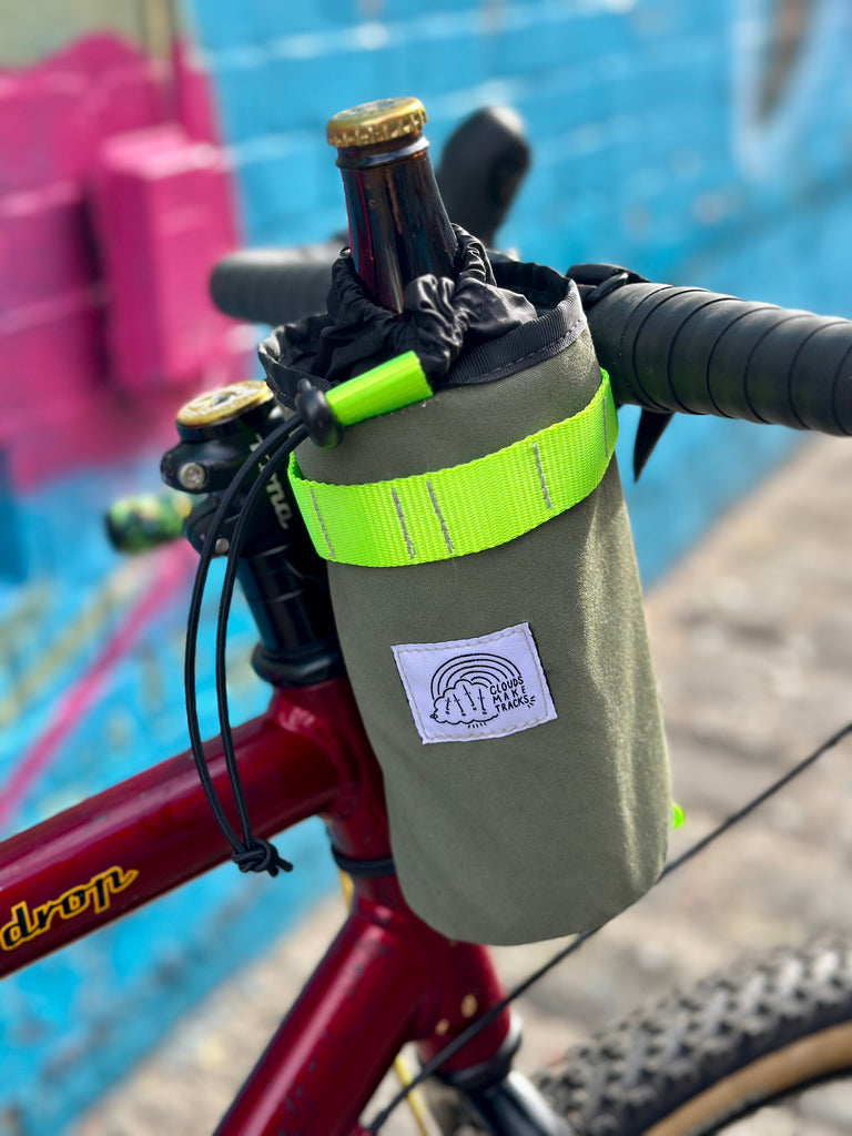 Clouds Make Tracks The Longneck (Feed Bag) — Green / Hi Viz Yellow