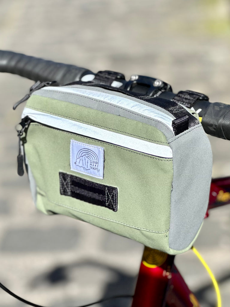 Clouds Make Tracks Le Snack (Handlebar Bag) — Khaki Twotone